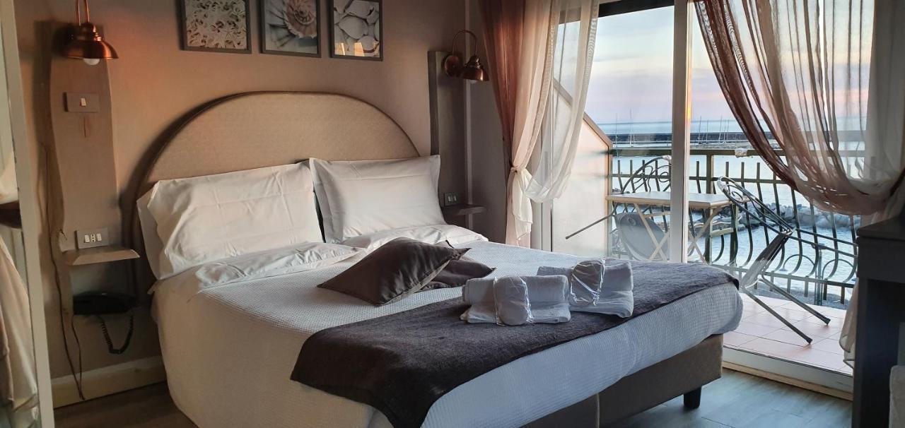 Hotel Zia Piera Киавари Екстериор снимка