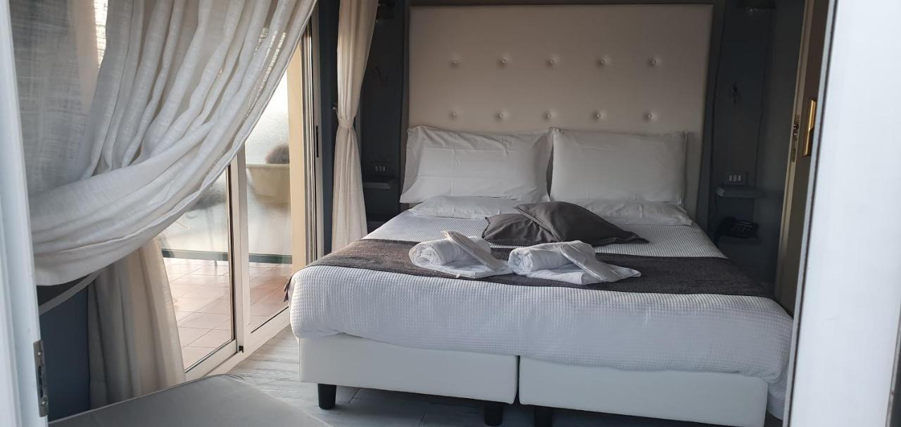 Hotel Zia Piera Киавари Екстериор снимка