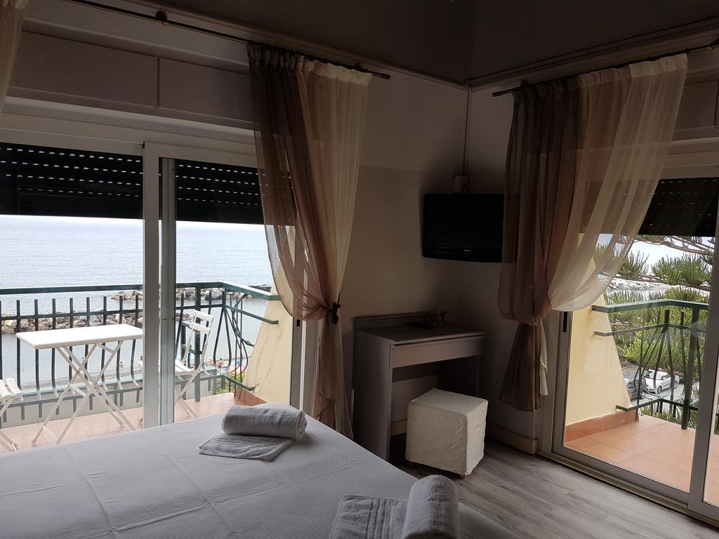Hotel Zia Piera Киавари Екстериор снимка