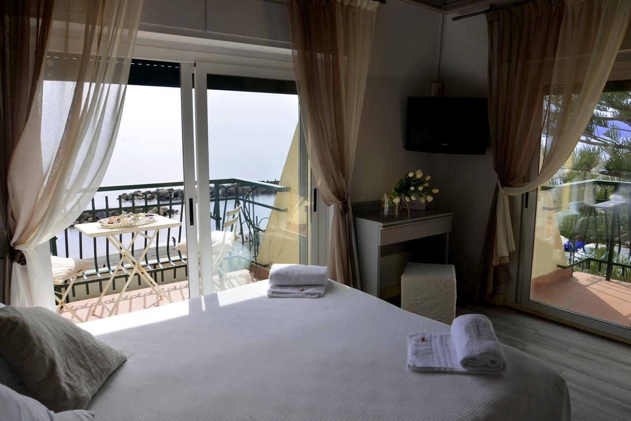 Hotel Zia Piera Киавари Екстериор снимка